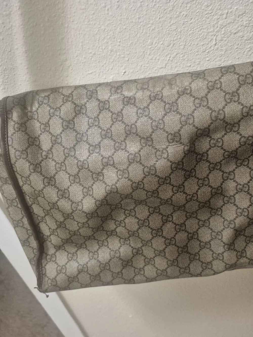 Gucci messenger bag